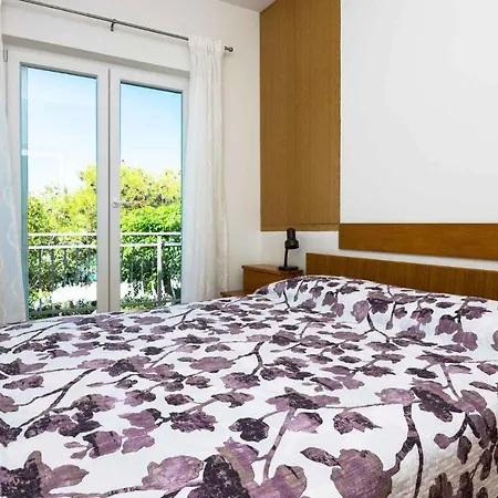 In - Zadar Riviera 43392 Holiday home Sukosan