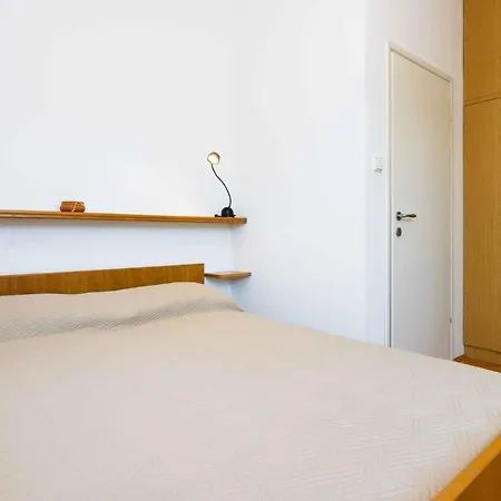 Holiday home In - Zadar Riviera 43392 Sukosan