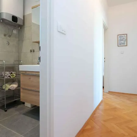 In - Zadar Riviera 43392 Holiday home *